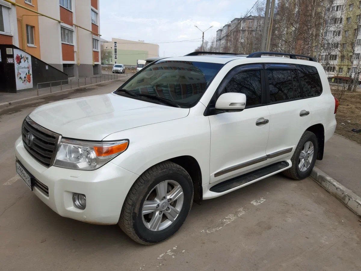 Toyota Land Cruiser 200